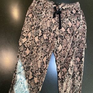 Snake print crop pants